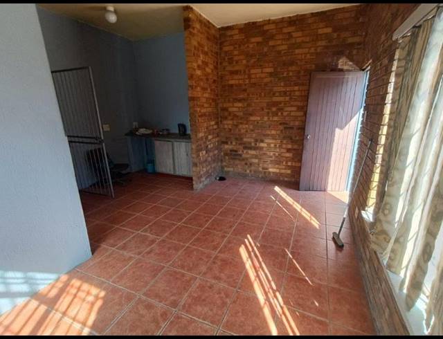 INDUSTRIAL PROPERTY TO RENT IN STORMILL